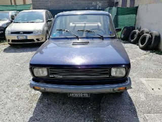 Foto 3 di 5: FIAT 127 CL900 4P 