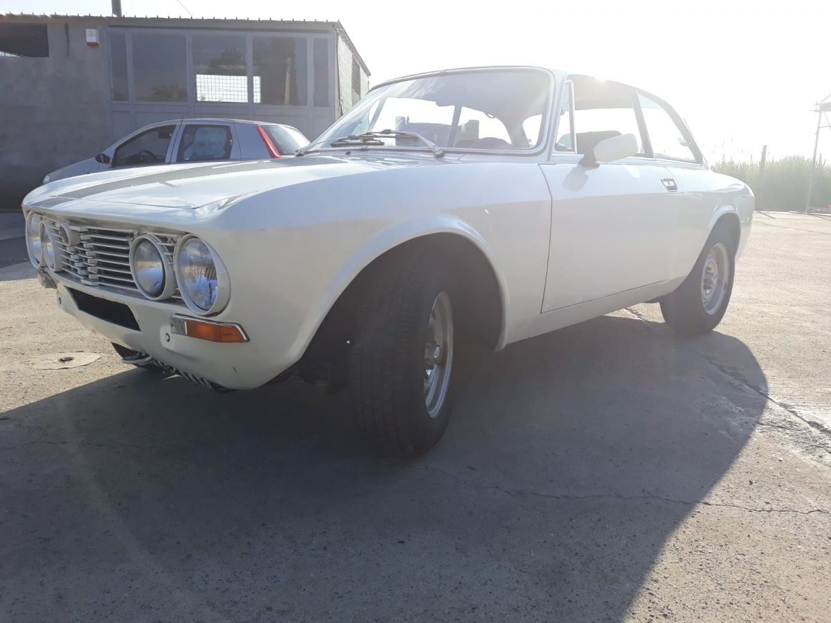 ALFA ROMEO GT 2000cc 