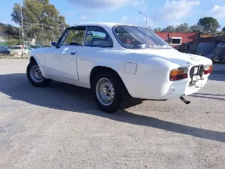 Foto 2 di 7: ALFA ROMEO GT 2000cc 