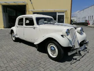 Foto 4 di 9: CITROEN Traction Avant    11B