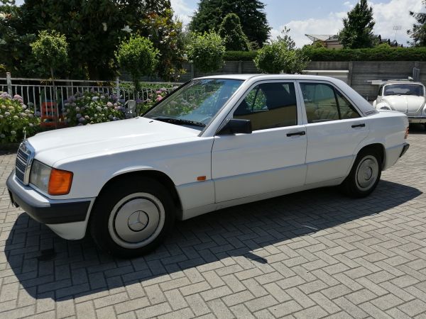 MERCEDES-BENZ 190 E (1983-1993) 