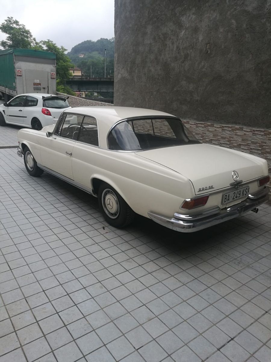 MERCEDES-BENZ 220 Se coupé 