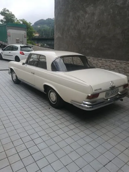 MERCEDES-BENZ 220 Se coupé