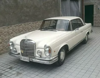 Foto 2 di 2: MERCEDES-BENZ 220 Se coupé 
