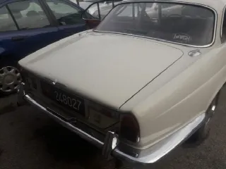 Foto 6 di 9: JAGUAR XJ6(1968-1987)  2,8  