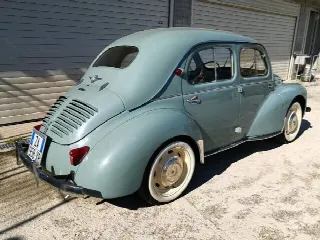 Foto 2 di 9: RENAULT 4CV R1062