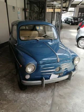 Foto 1 di 2: FIAT 600 750