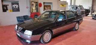 Foto 2 di 5: ALFA ROMEO 164 2000 turbo 4 cilindri 