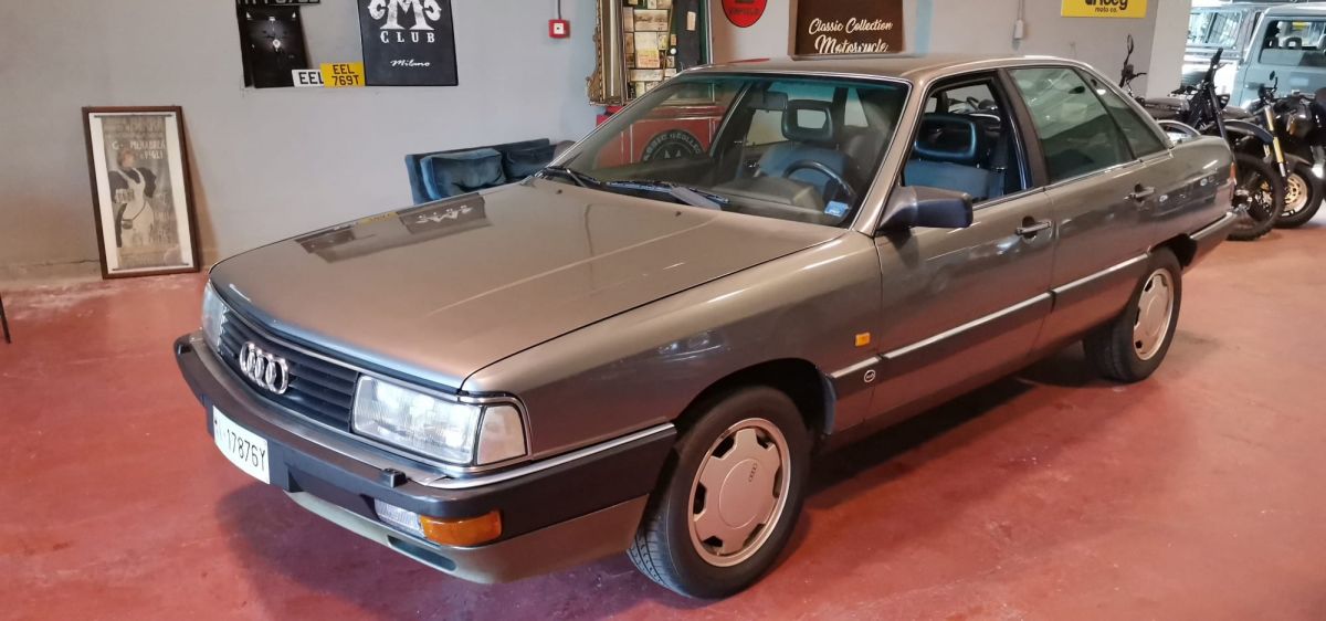 AUDI 200 2.2 turbo  