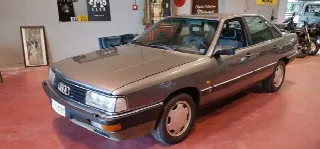 Foto 1 di 6: AUDI 200 2.2 turbo  