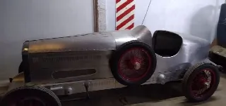 Foto 3 di 9: REO (1905-1975) 6C race car 