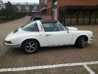 Foto 2 di 6: PORSCHE 911(1963-1973) 2.4 T Targa   