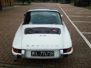 Foto 3 di 6: PORSCHE 911(1963-1973) 2.4 T Targa   