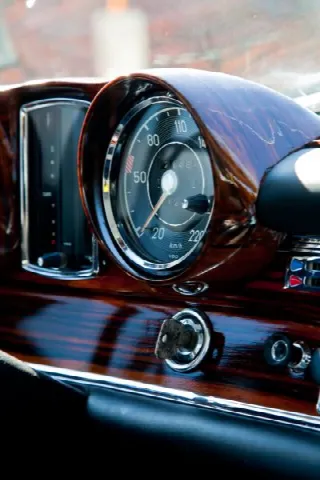 Foto 2 di 4: MERCEDES-BENZ SE coupè 250 