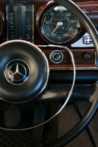 Foto 3 di 4: MERCEDES-BENZ SE coupè 250 