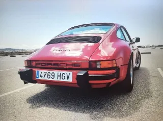 Foto 2 di 6: PORSCHE 911 