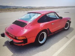 Foto 3 di 6: PORSCHE 911 
