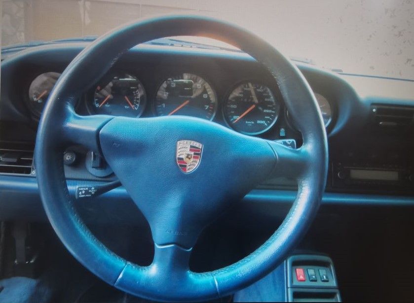 PORSCHE 911 