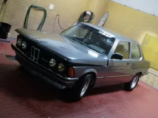 Foto 2 di 6: BMW 3 Series (1975-1983) e21 323i  