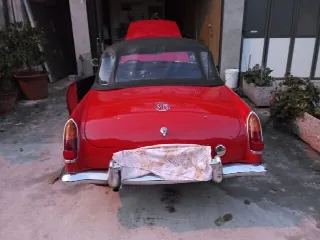 Foto 3 di 5: MG MGB 1800 MK1 ROADSTER SPIDER  