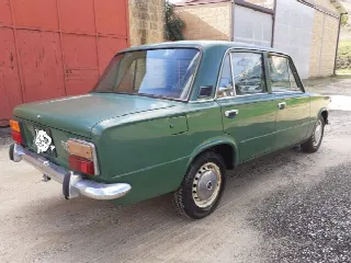 Foto 2 di 5: FIAT 124 1.2 stoppone   