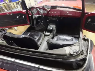 Foto 6 di 6: INNOCENTI Spider 950   