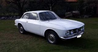 Foto 1 di 4: ALFA ROMEO GT 1750    
