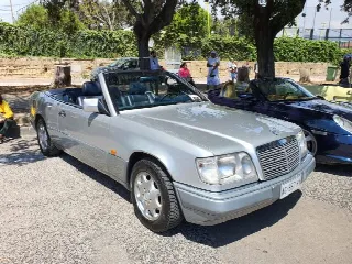 Foto 2 di 2: MERCEDES-BENZ E-Class(1995-2003) Cabrio