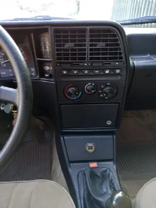 Foto 6 di 10: LANCIA Thema 2000 turbo  