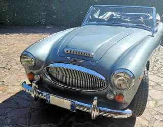 Foto 15 di 15: AUSTIN HEALEY 3000  MKIII - omologata ASI ORO