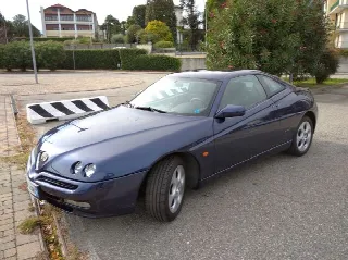 Foto 2 di 8: ALFA ROMEO GTV 1.8 16 valvole Twin Spark   