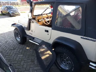 Foto 2 di 4: JEEP Wrangler Sahara Softtop K6 