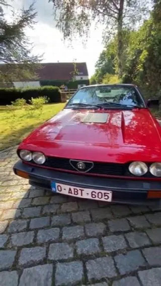 Foto 1 di 10: ALFA ROMEO GTV6 2,5 Alfetta 