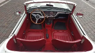 Foto 3 di 6: TRIUMPH Spitfire  