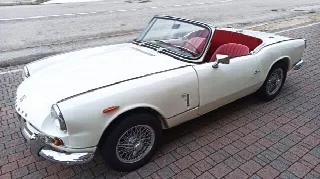 Foto 5 di 6: TRIUMPH Spitfire  