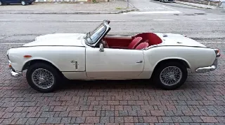 Foto 4 di 6: TRIUMPH Spitfire  