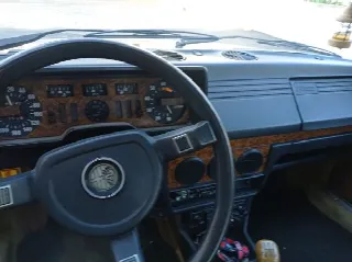 Foto 10 di 21: ALFA ROMEO Alfetta 2000 L  