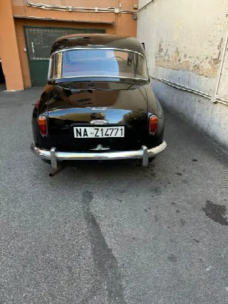 Foto 2 di 10: ROVER 90 berlina      