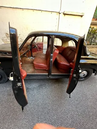 Foto 10 di 10: ROVER 90 berlina      