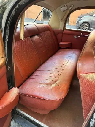 Foto 8 di 10: ROVER 90 berlina      