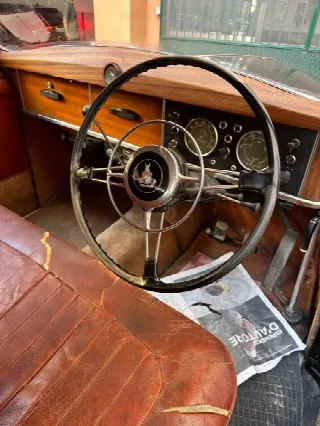 Foto 5 di 10: ROVER 90 berlina      
