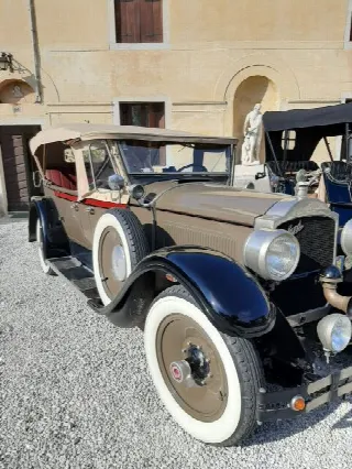 Foto 6 di 15: PACKARD TORPEDO 
