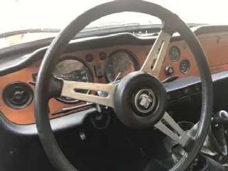 Foto 7 di 7: TRIUMPH TR6 PI 