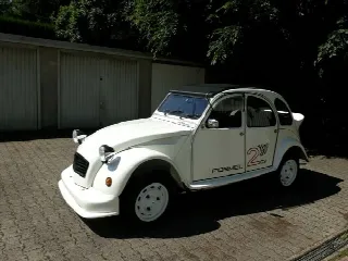 Foto 1 di 7: CITROEN 2 CV restauriert und sehr selten!  