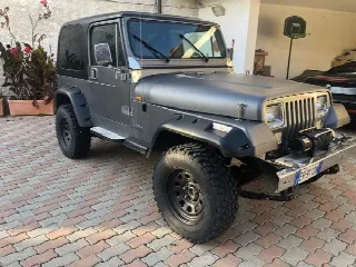 Foto 1 di 4: JEEP Wrangler laredo 