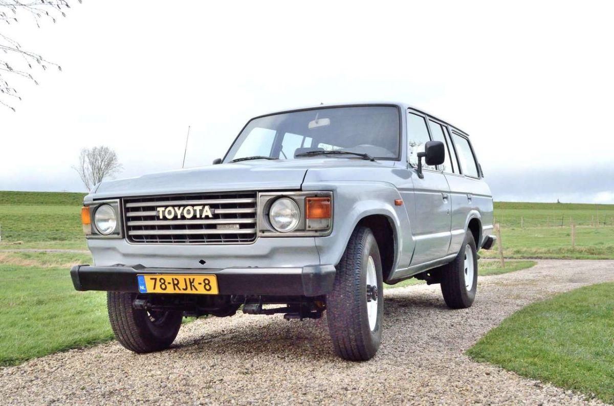TOYOTA Land Cruiser HJ60    