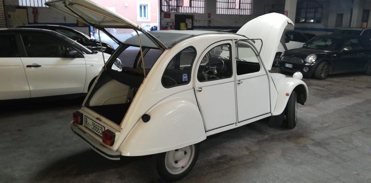 CITROEN 2 CV    