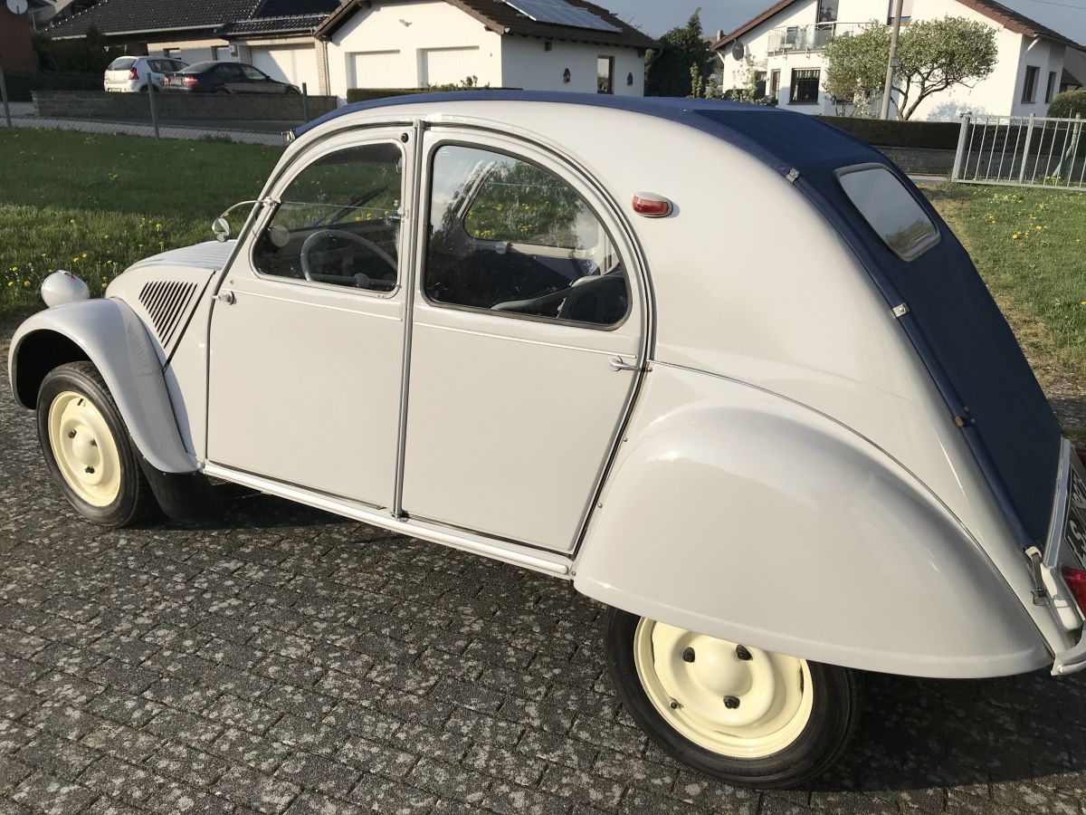 CITROEN 2 CV   
