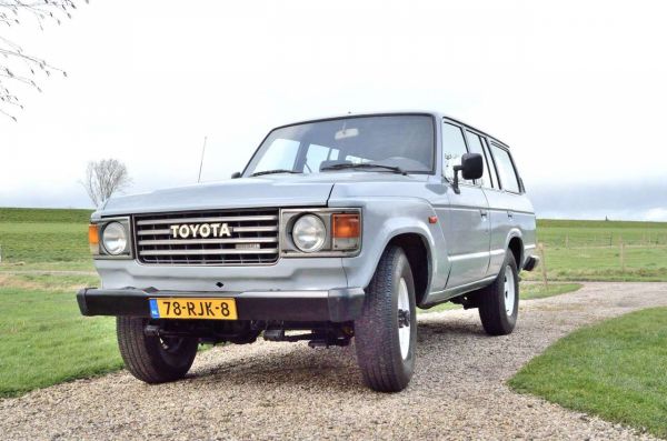 TOYOTA Land Cruiser HJ60    