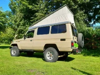 Foto 1 di 6: TOYOTA Land Cruiser  